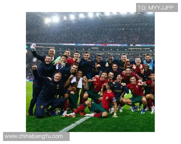 女人与足球明星的奇妙邂逅视频揭示了爱情与梦想的交织瞬间