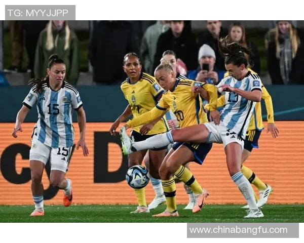 推荐一百位足球明星盘点他们的辉煌成就与精彩瞬间